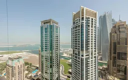 Botanica Tower in Jumeirah Beach Residence: landscaped gardens — image 7