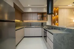 Tulip Oasis 11 in Majan: integrated storage — image 9
