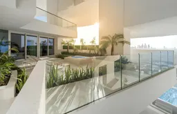 Five Jumeriah Village في قرية جميرا الدائرية: خدمة كونسيرج — صورة 5