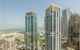 Botanica Tower in Jumeirah Beach Residence: landscaped gardens — image 2