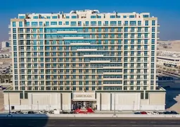Plaza in Al Furjan: cinema amenities — image 2