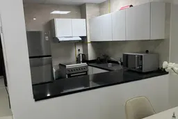 Maya 3 in Dubailand Residence Complex: expansive glazing — image 6