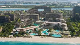Meriva Shores in Dubai Islands: sports courts — image 3