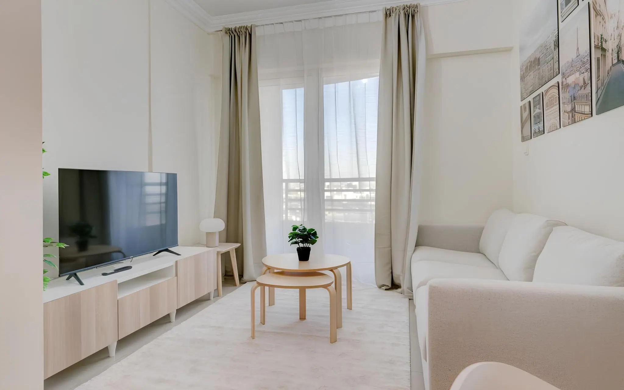 التصميم الداخلي لغرفة المعيشة معروض في كتالوج MANCHESTER PROPERTIES "Manchester Tower"، مرسى دبي، دبي
