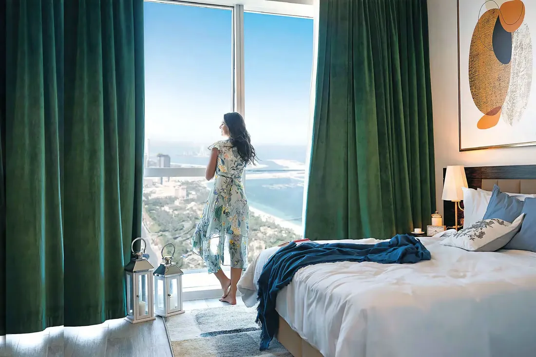Avani Palm View Dubai Hotel & Suites في مدينة دبي للإعلام: خدمة كونسيرج — صورة 8