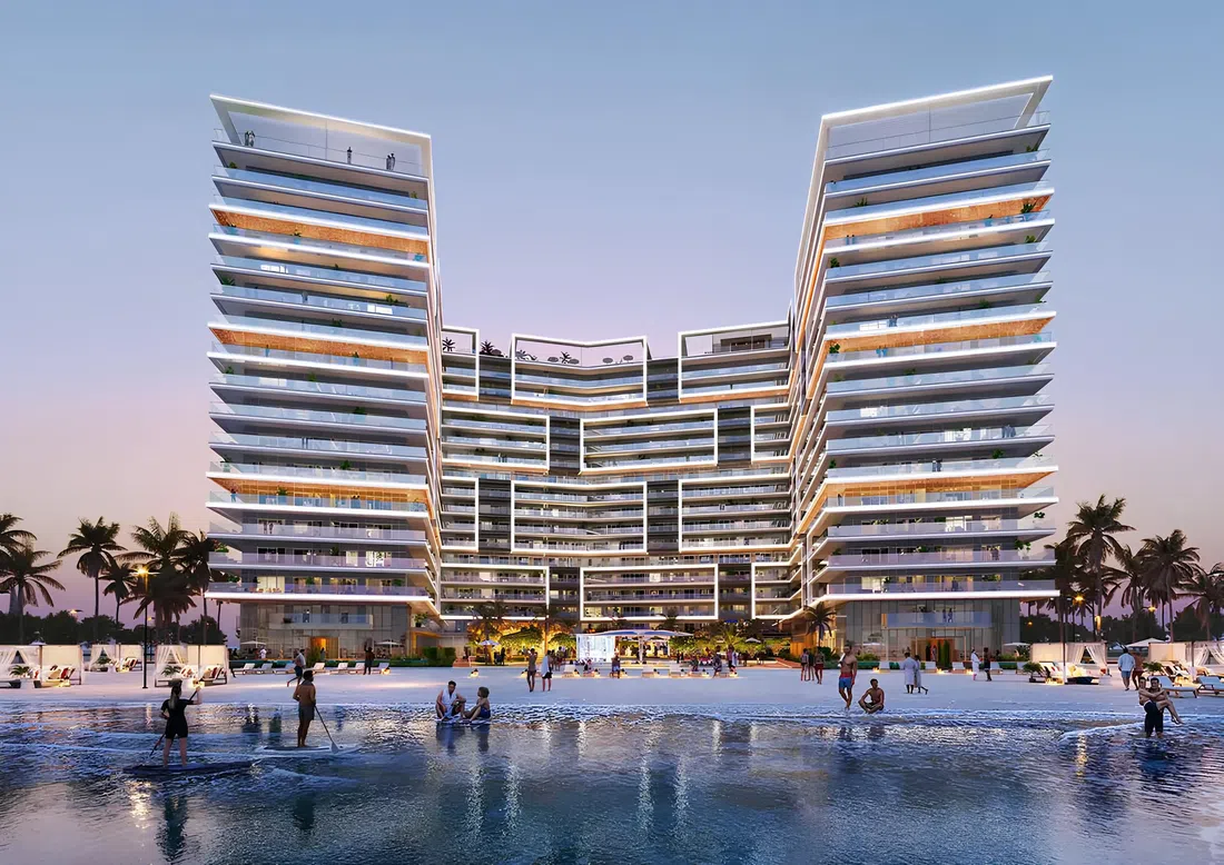 Shoreline in Al Marjan Island: landscaped gardens — image 10