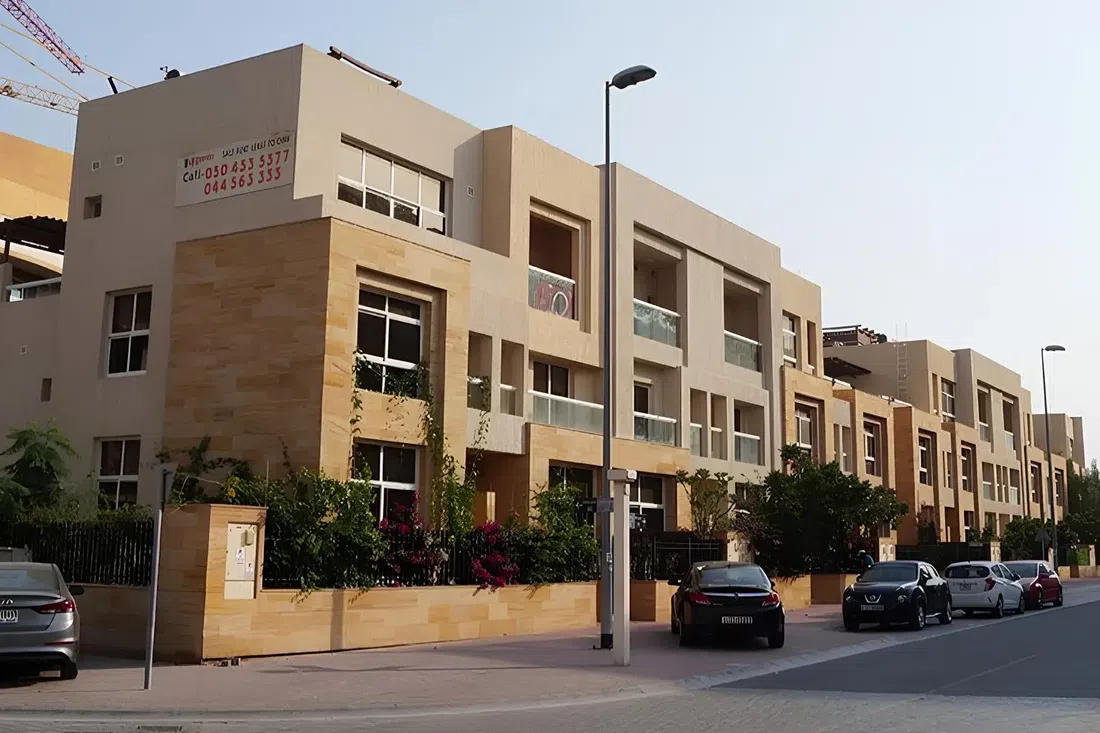 Oasis JVC Villas in JVC: expansive glazing — image 4