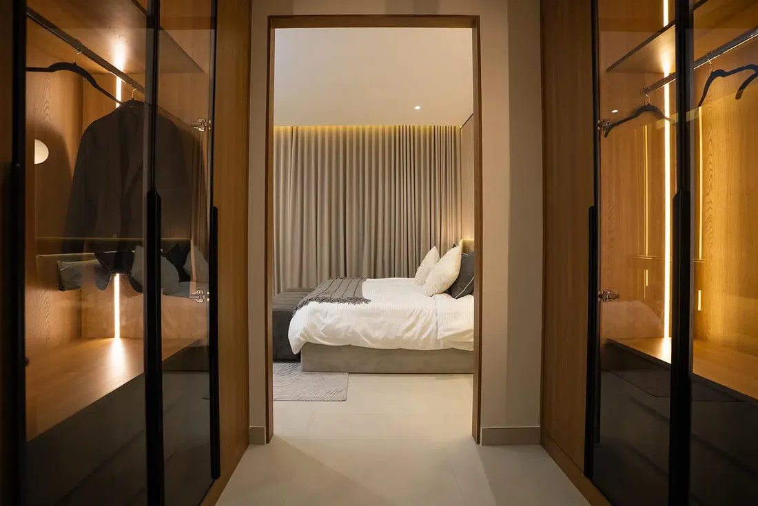 Tulip Oasis 11 in Majan: integrated storage — image 5