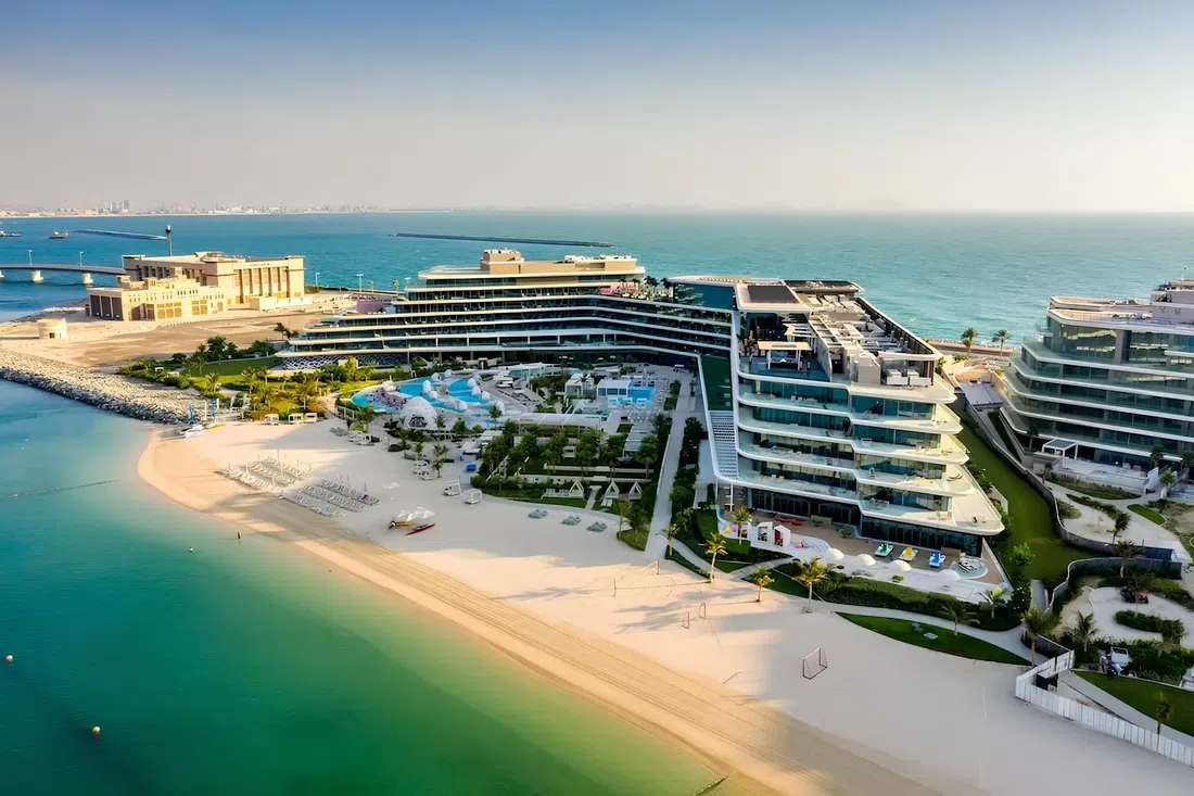 W Residences Dubai in Palm Jumeirah: landscaped gardens — image 3