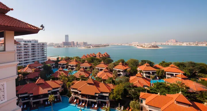 Anantara Residences in Palm Jumeirah: marble detailing — image 2