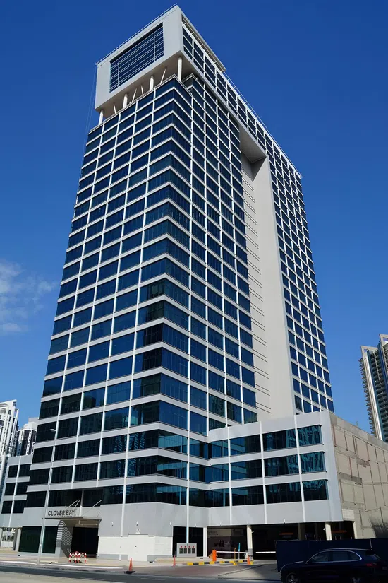 Clover Bay Tower in Business Bay: expansive glazing — image 6