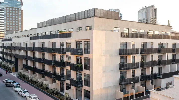 Beverly Residence in JVC: concierge service — project photograph 1
