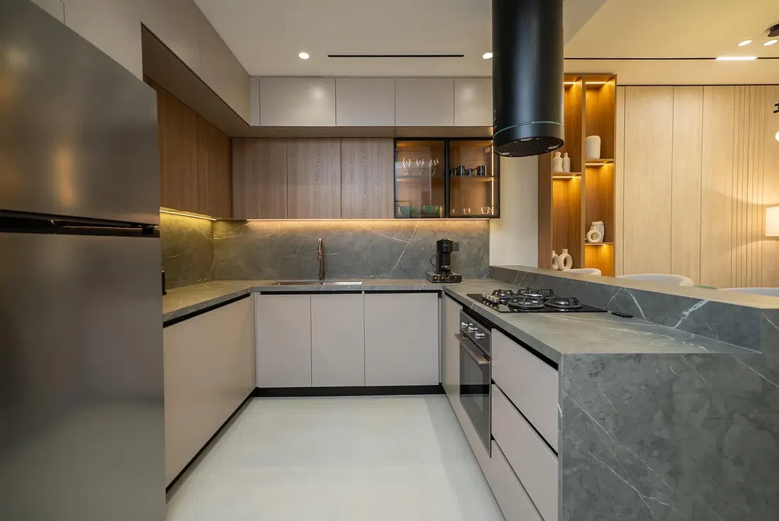 Tulip Oasis 11 in Majan: integrated storage — image 9