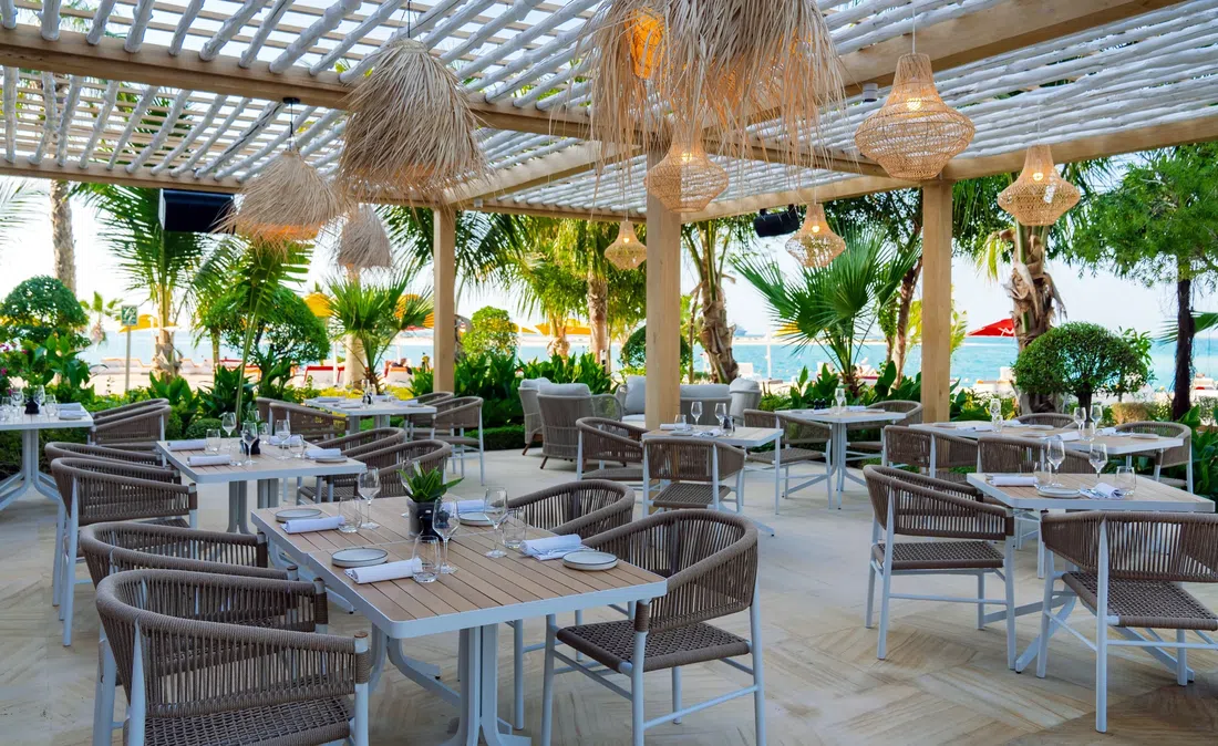 Côte d'Azur Resort - Monaco in The World Islands: expansive glazing — image 8