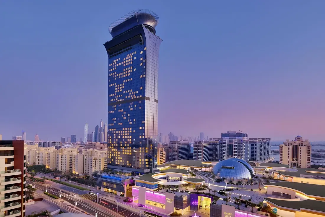 The Palm Tower in Palm Jumeirah: concierge service — image 10