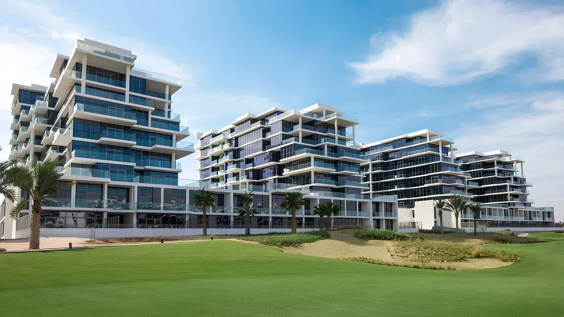 Golf Promenade in Damac Hills: outdoor cinema — image 11