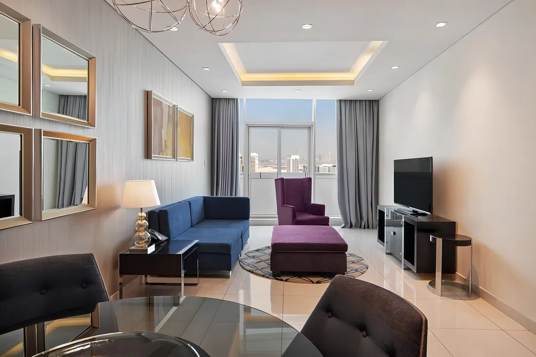 Damac Maison Distinction Hotel in Downtown Dubai: concierge service — image 4