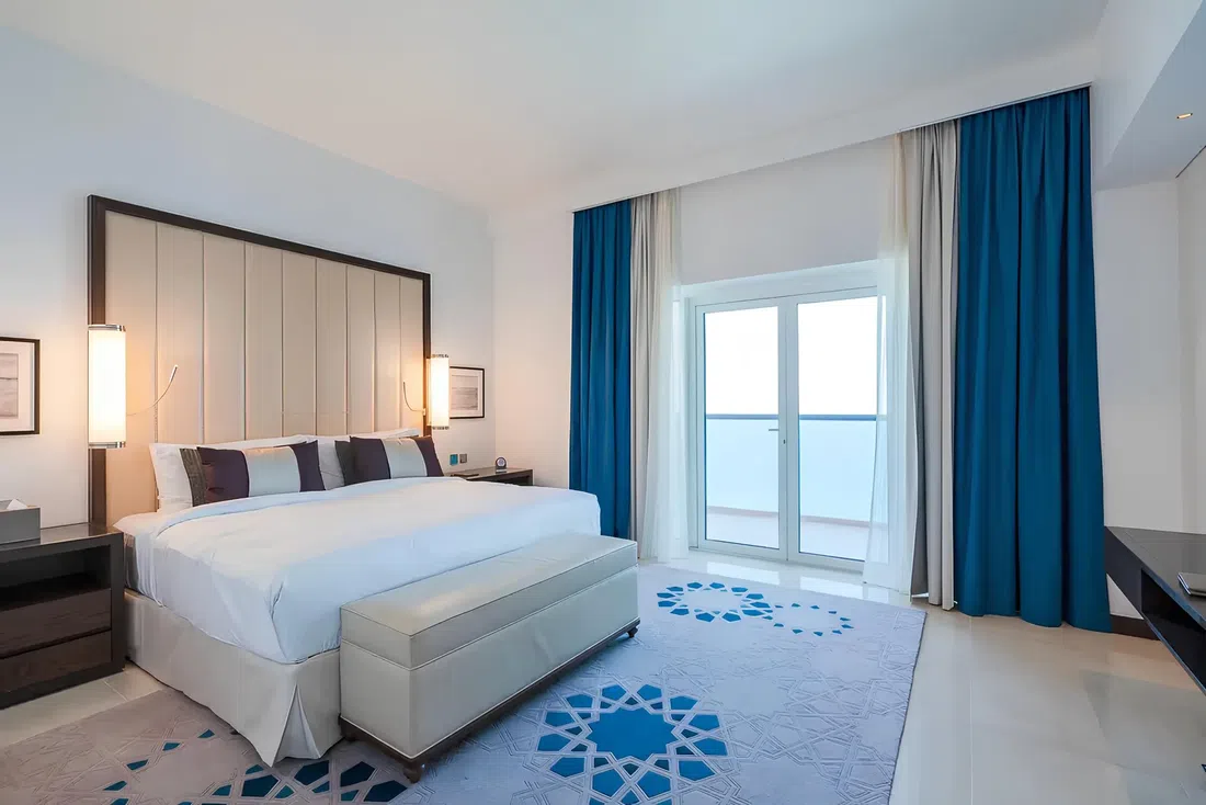 Fairmont Marina Residences in Al Kasir: concierge service — image 7