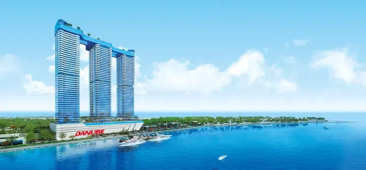 Oceanz 3 in Dubai Maritime City: sports courts — project photograph 1