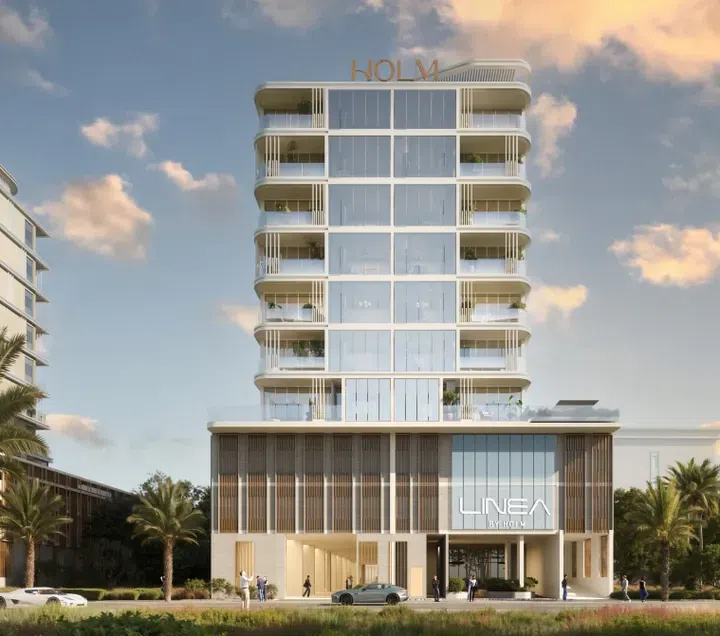 Linea by Holm in Jumeirah Garden City: sports courts — project photograph 1