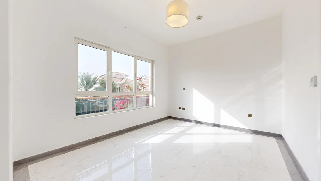 Al Habtoor Polo Resort Villas في وادي الصفا 5: حدائق منسّقة — صورة 8