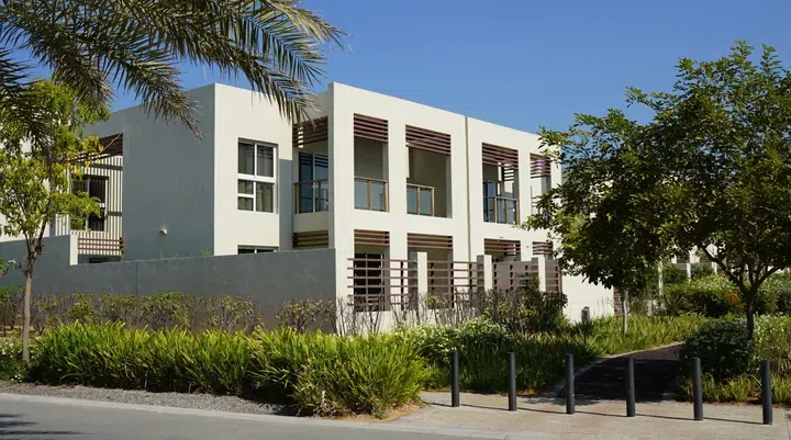 Malibu Villas in Mina Al Arab: landscaped gardens — image 2