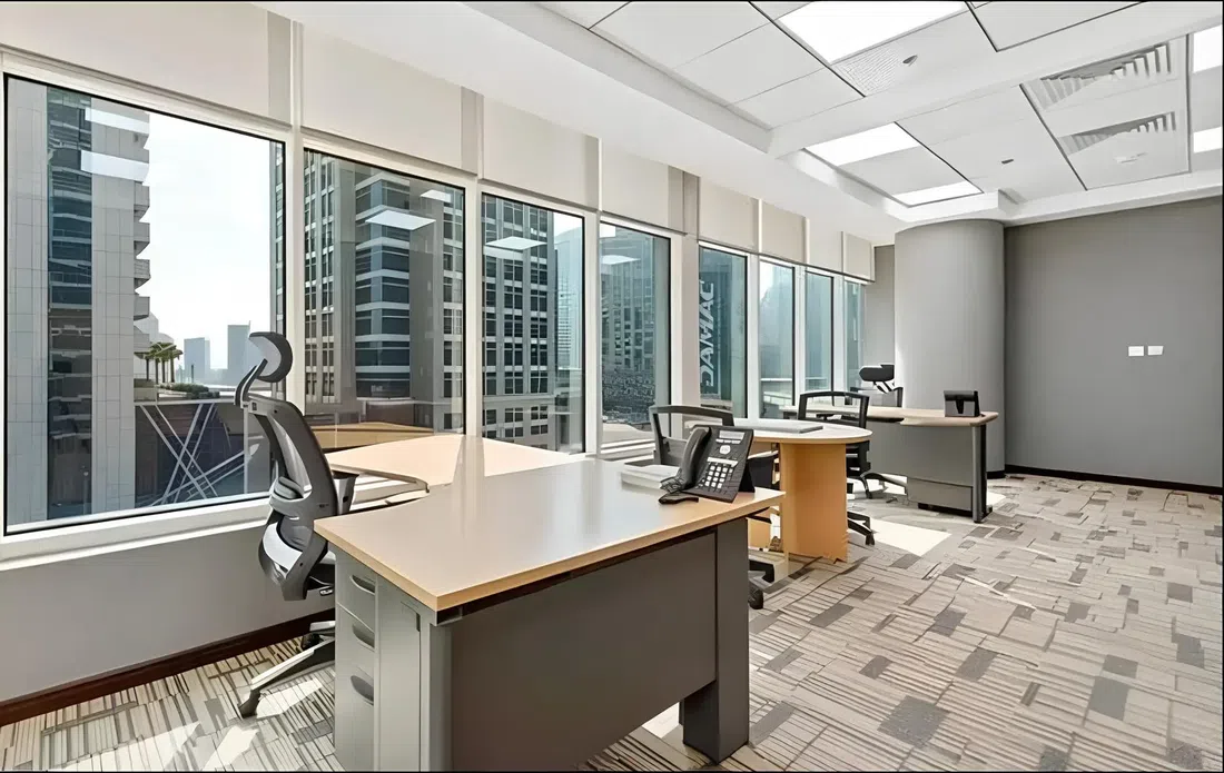 Clover Bay Tower in Business Bay: expansive glazing — image 4