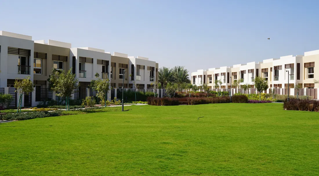 Malibu Villas in Mina Al Arab: landscaped gardens — image 8